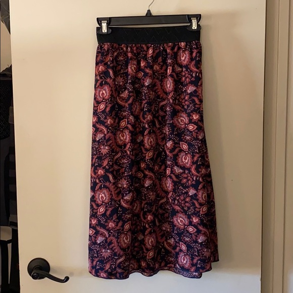 LuLaRoe Lola just-below-the-knee skirt